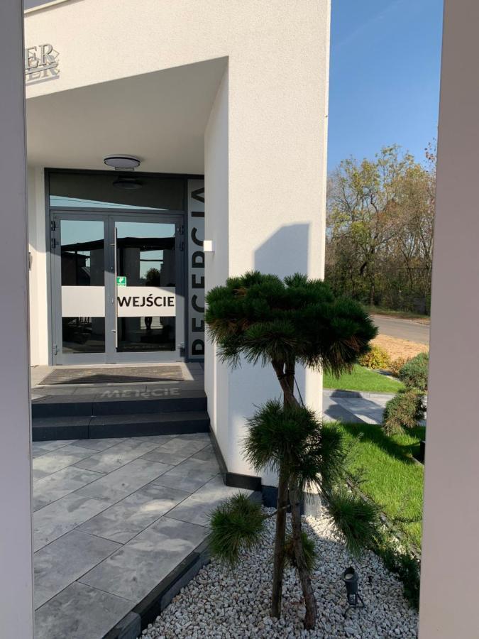 Hotel Coliber Klobuck Екстериор снимка