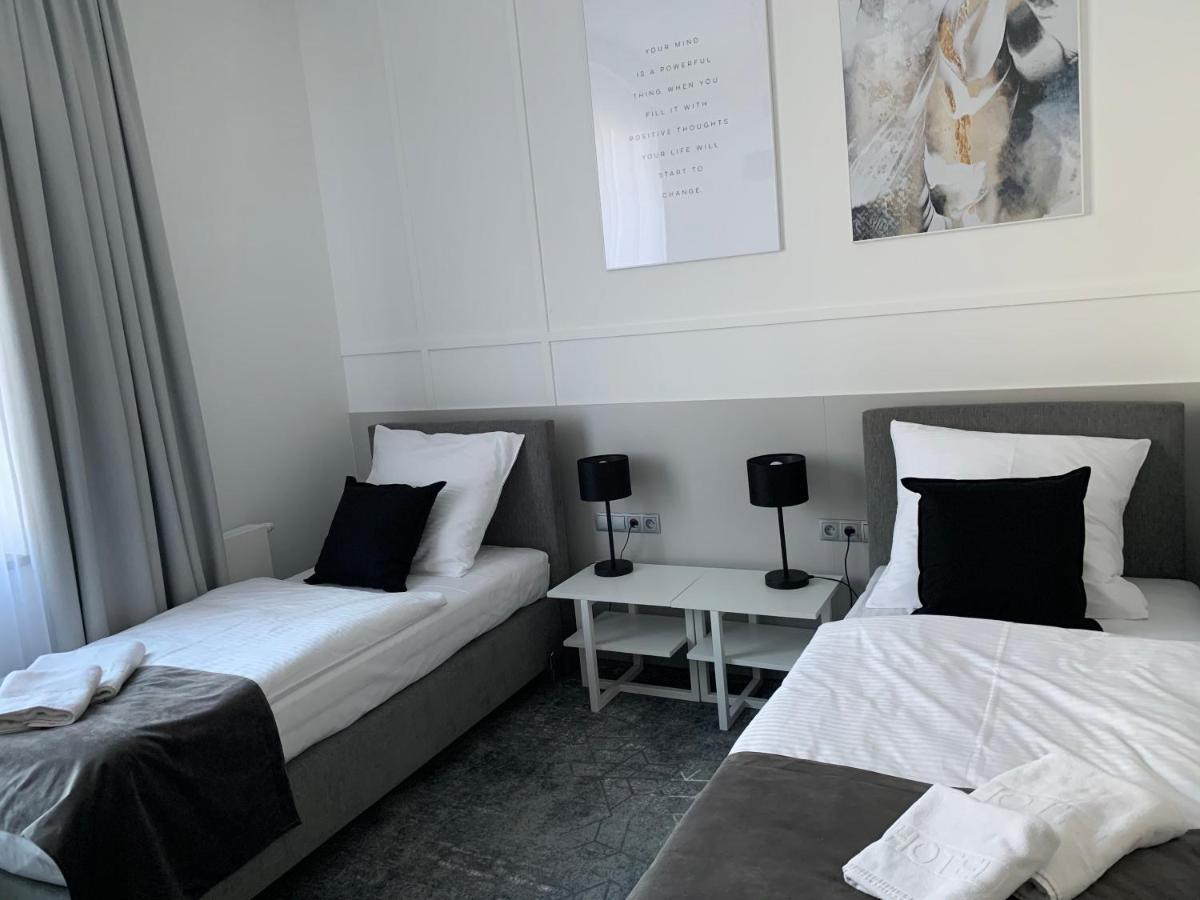 Hotel Coliber Klobuck Екстериор снимка