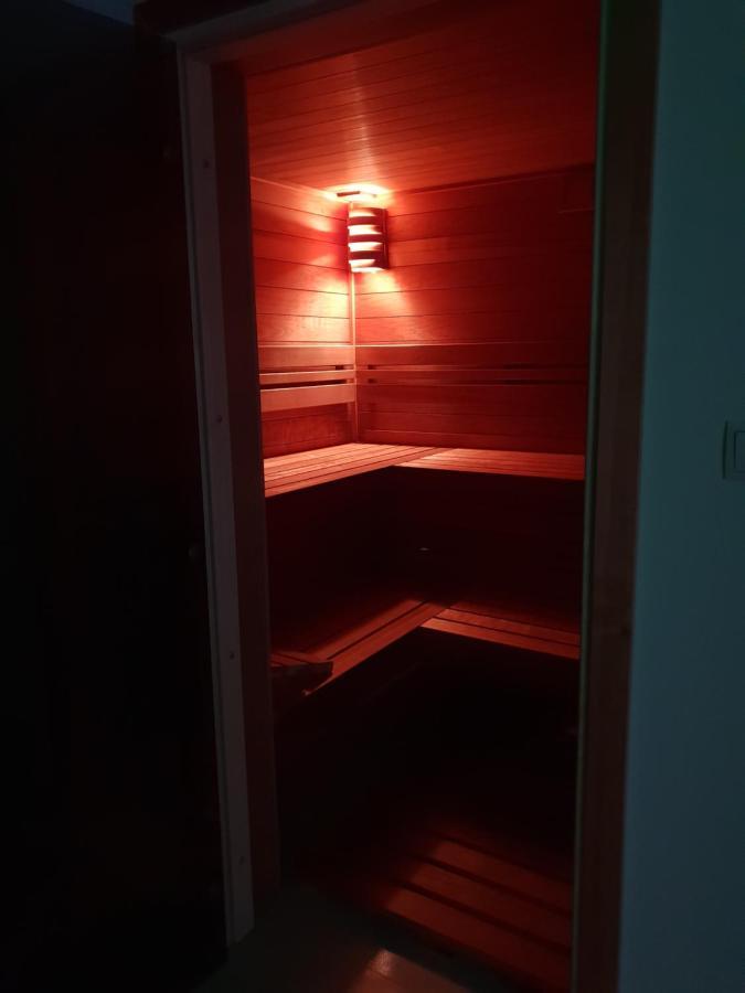 Hotel Coliber Klobuck Екстериор снимка